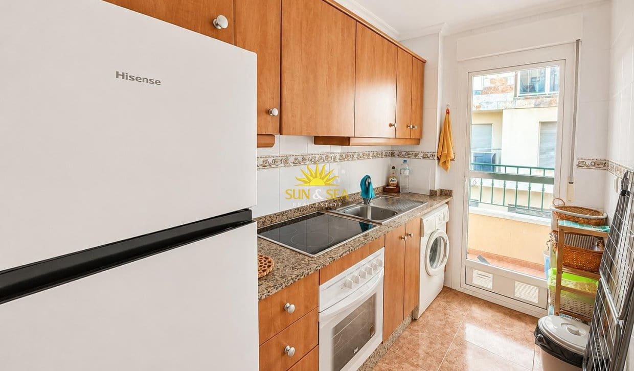 2 Zimmer Apartment zu verkaufen in Torrevieja mit Garage - 147.000 € (Ref: 9898470)