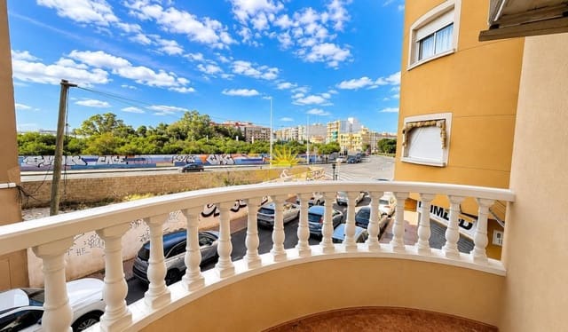 2 Zimmer Apartment zu verkaufen in Torrevieja mit Garage - 147.000 € (Ref: 9898470)