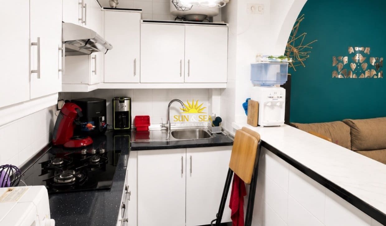1 sovrum Lägenhet att hyra i Torrevieja - 750 € (Ref: 9902106)