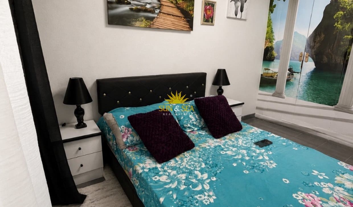 1 sovrum Lägenhet att hyra i Torrevieja - 750 € (Ref: 9902106)