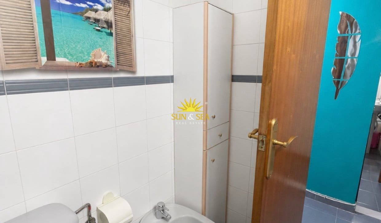 1 sovrum Lägenhet att hyra i Torrevieja - 750 € (Ref: 9902106)