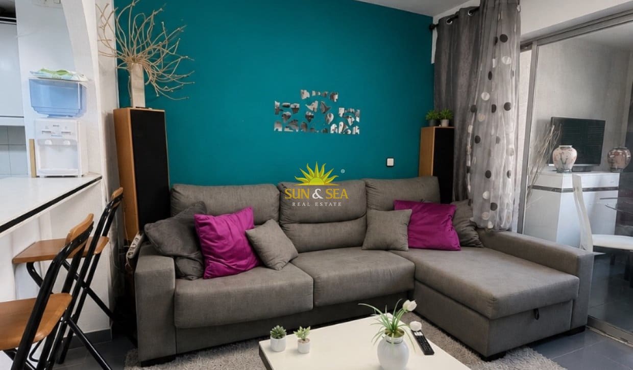 1 sovrum Lägenhet att hyra i Torrevieja - 750 € (Ref: 9902106)