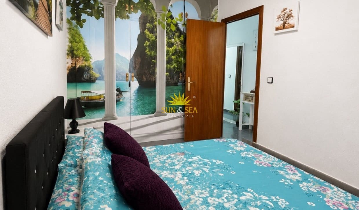 1 sovrum Lägenhet att hyra i Torrevieja - 750 € (Ref: 9902106)