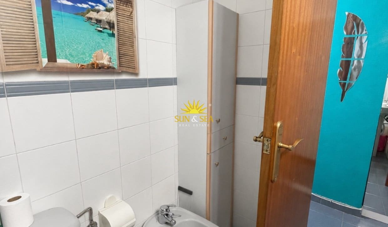 1 sovrum Lägenhet att hyra i Torrevieja - 750 € (Ref: 9902106)