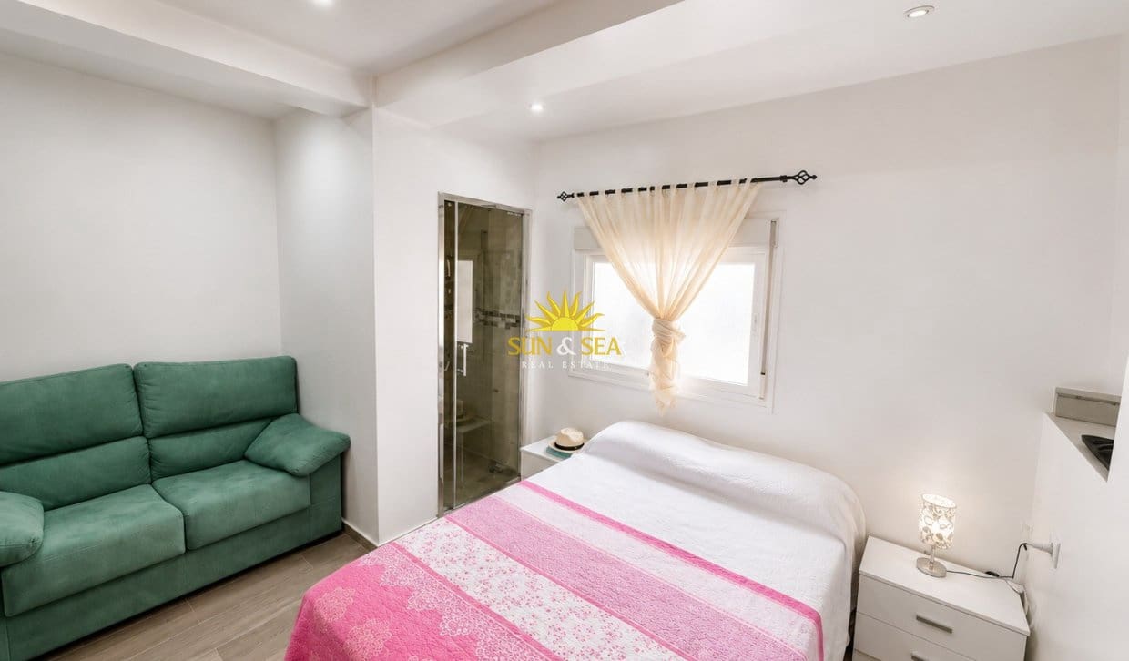 2 soverom Leilighet til salgs i Torrevieja - € 99 900 (Ref: 9902469)