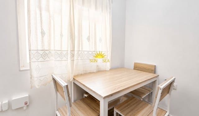 2 Zimmer Apartment zu verkaufen in Puerto Deportivo, Torrevieja - 99.900 € (Ref: 9902469)