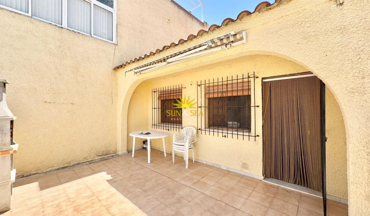 1 soverom Hus til leie i San Fulgencio med garasje - € 550 (Ref: 9902470)