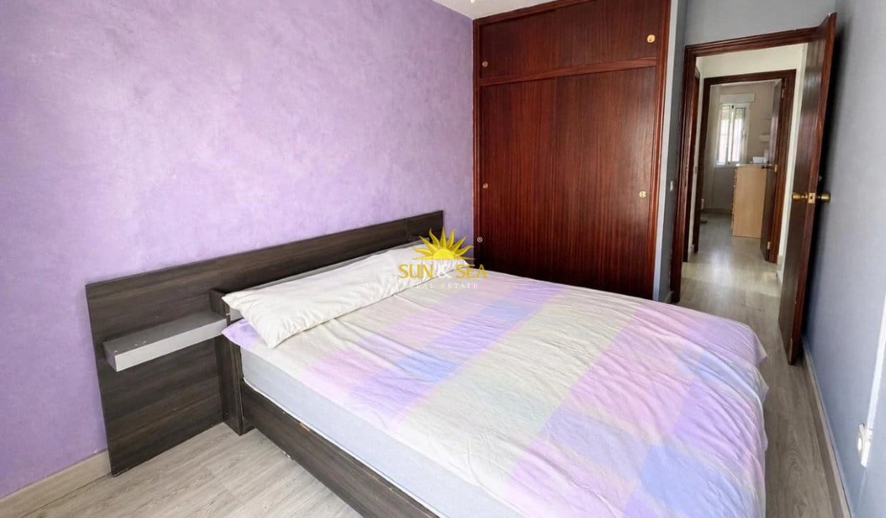 Apartamento de 2 habitaciones en Torrevieja en venta con piscina - 149.000 € (Ref: 9905320)