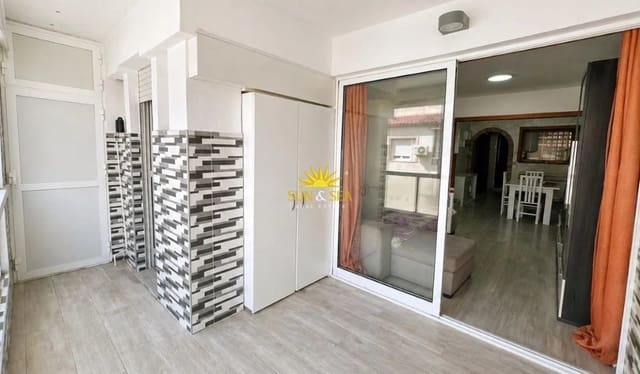 Apartamento de 2 habitaciones en Playa de los Náufragos, Torrevieja en venta con piscina - 149.000 € (Ref: 9905320)