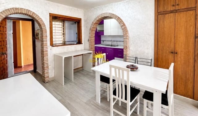 Apartamento de 2 habitaciones en Playa de los Náufragos, Torrevieja en venta con piscina - 149.000 € (Ref: 9905320)