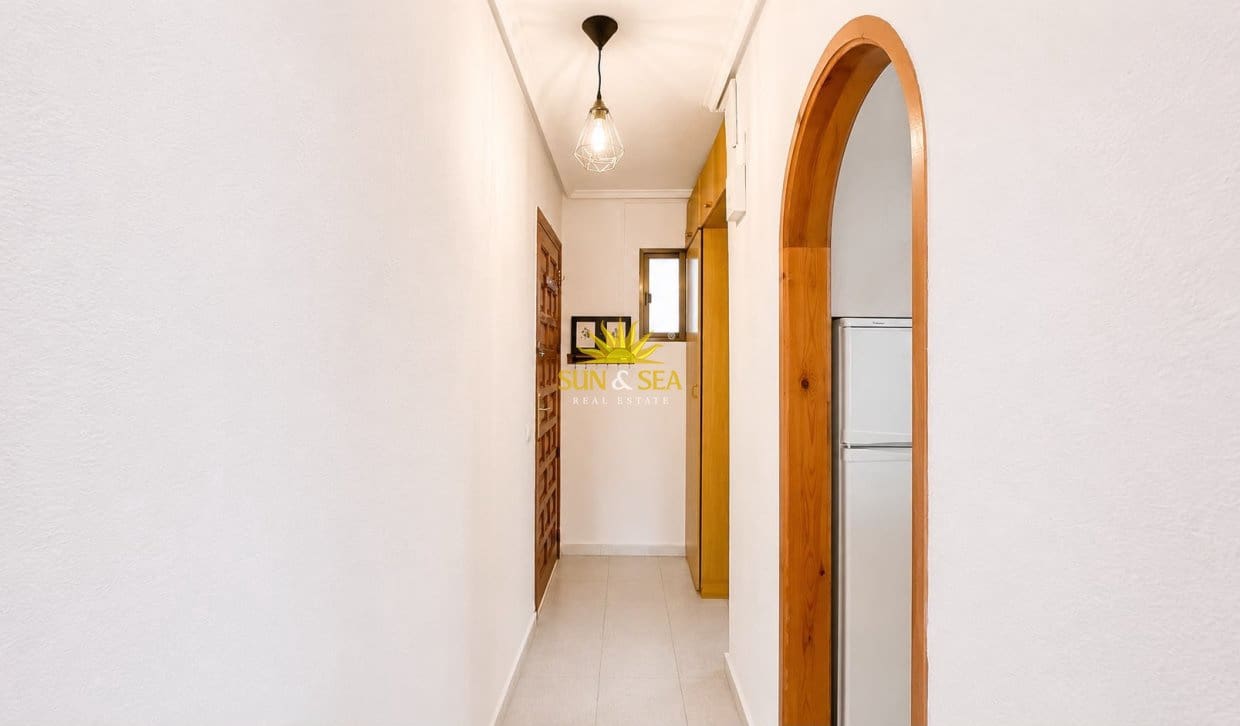 1 soverom Leilighet til salgs i Torrevieja med garasje - € 84 900 (Ref: 9906628)