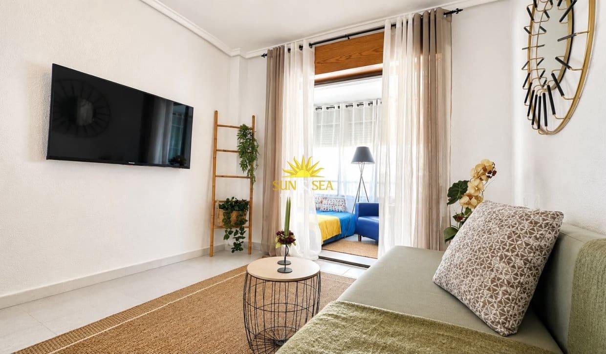 1 soverom Leilighet til salgs i Torrevieja med garasje - € 84 900 (Ref: 9906628)