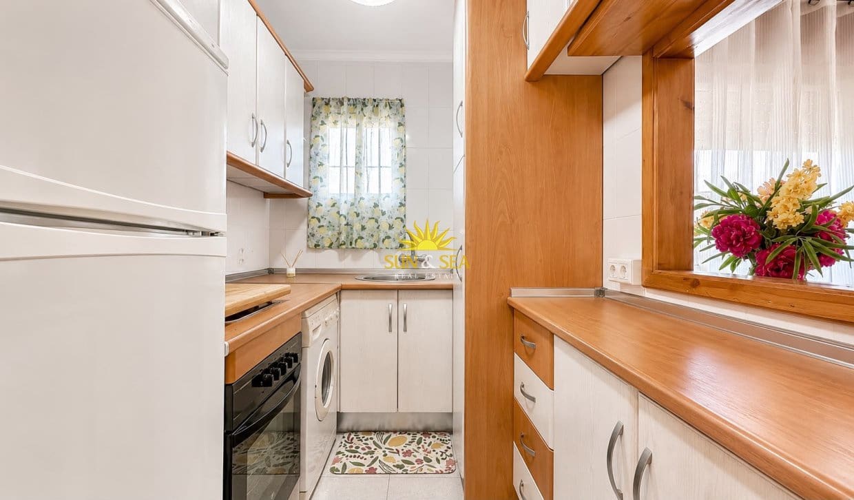 1 soverom Leilighet til salgs i Torrevieja med garasje - € 84 900 (Ref: 9906628)