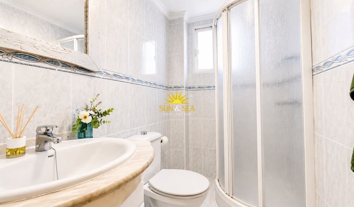 1 soverom Leilighet til salgs i Torrevieja med garasje - € 84 900 (Ref: 9906628)