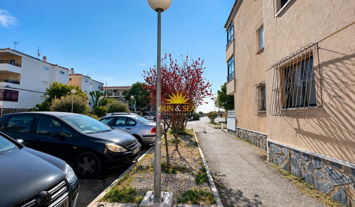 1 soverom Leilighet til salgs i Torrevieja med garasje - € 84 900 (Ref: 9906628)