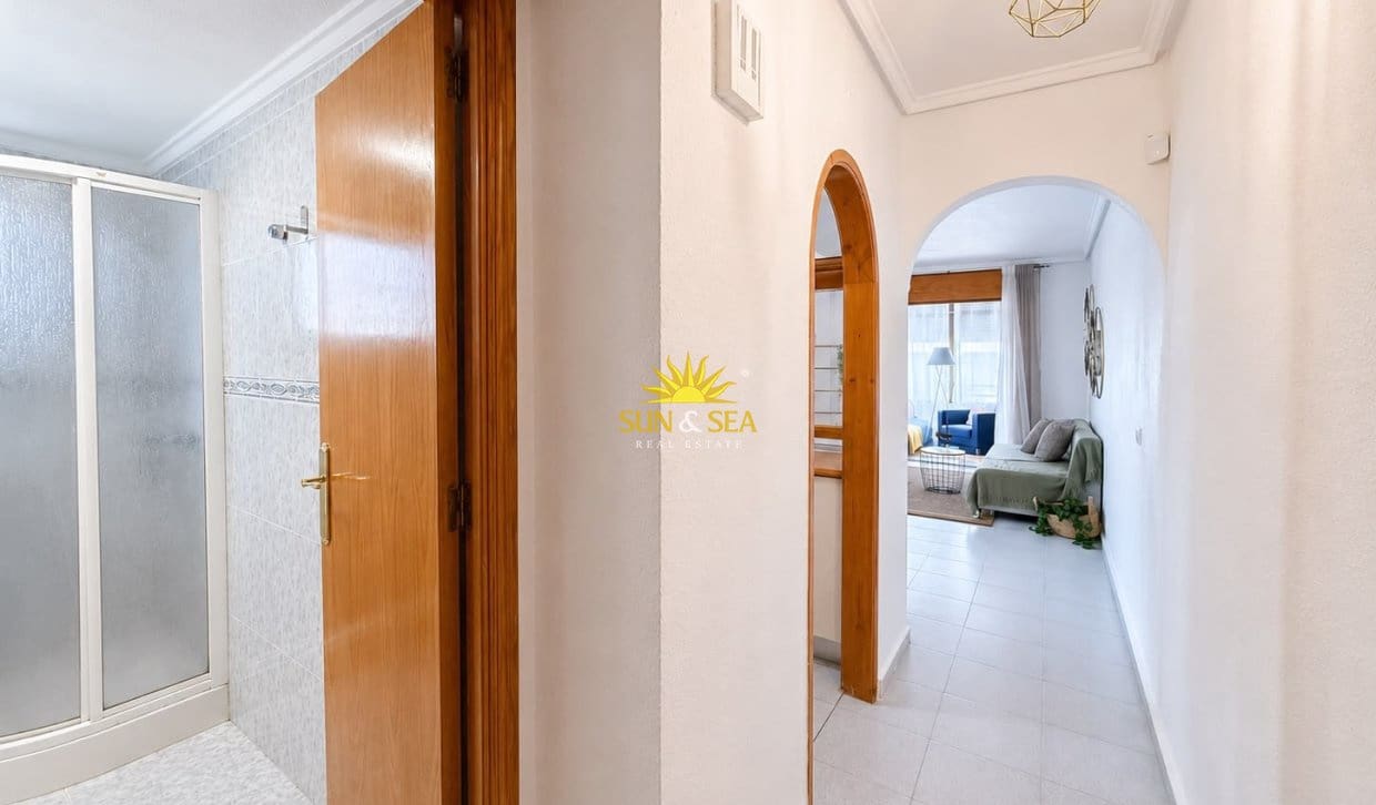 1 makuuhuone Huoneisto myytävänä paikassa Torrevieja mukana 
autotalli - 84 900 € (Ref: 9906628)