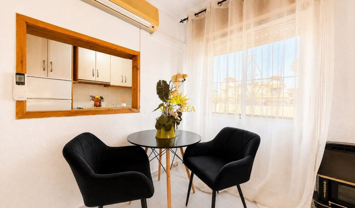 1 makuuhuone Huoneisto myytävänä paikassa Torrevieja mukana 
autotalli - 84 900 € (Ref: 9906628)