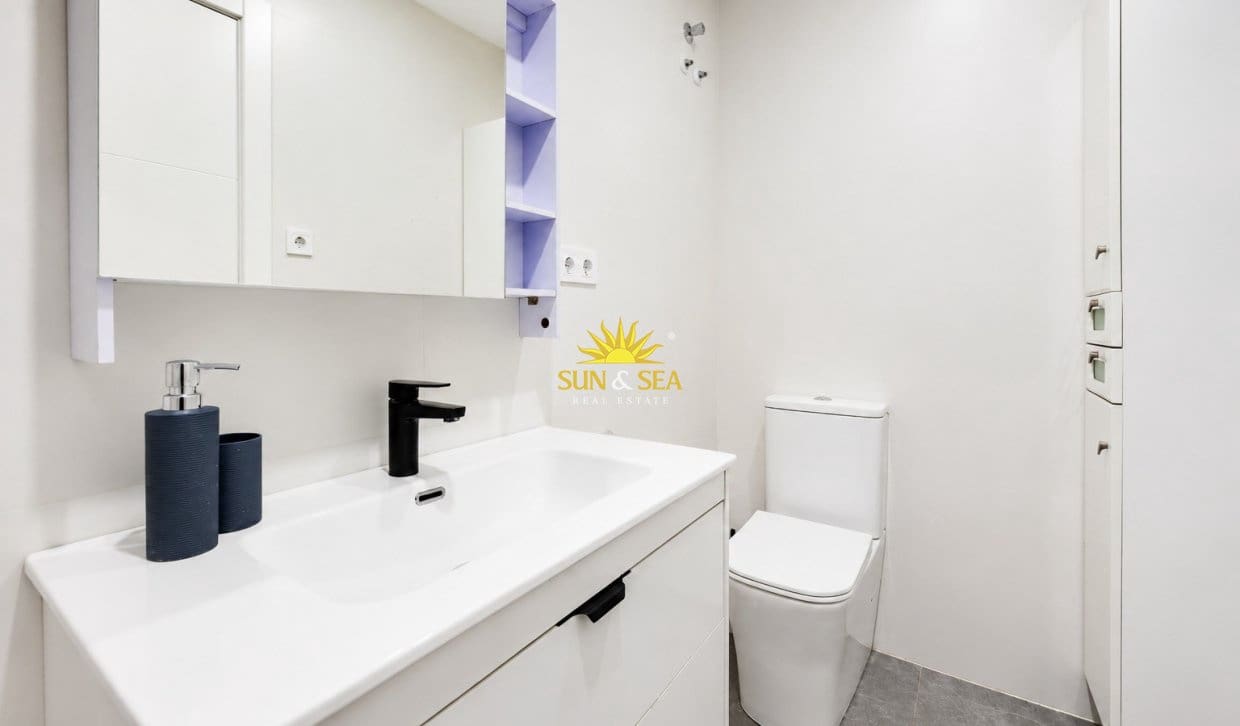2 chambre Appartement à vendre à Torrevieja - 138 900 € (Ref: 9906629)
