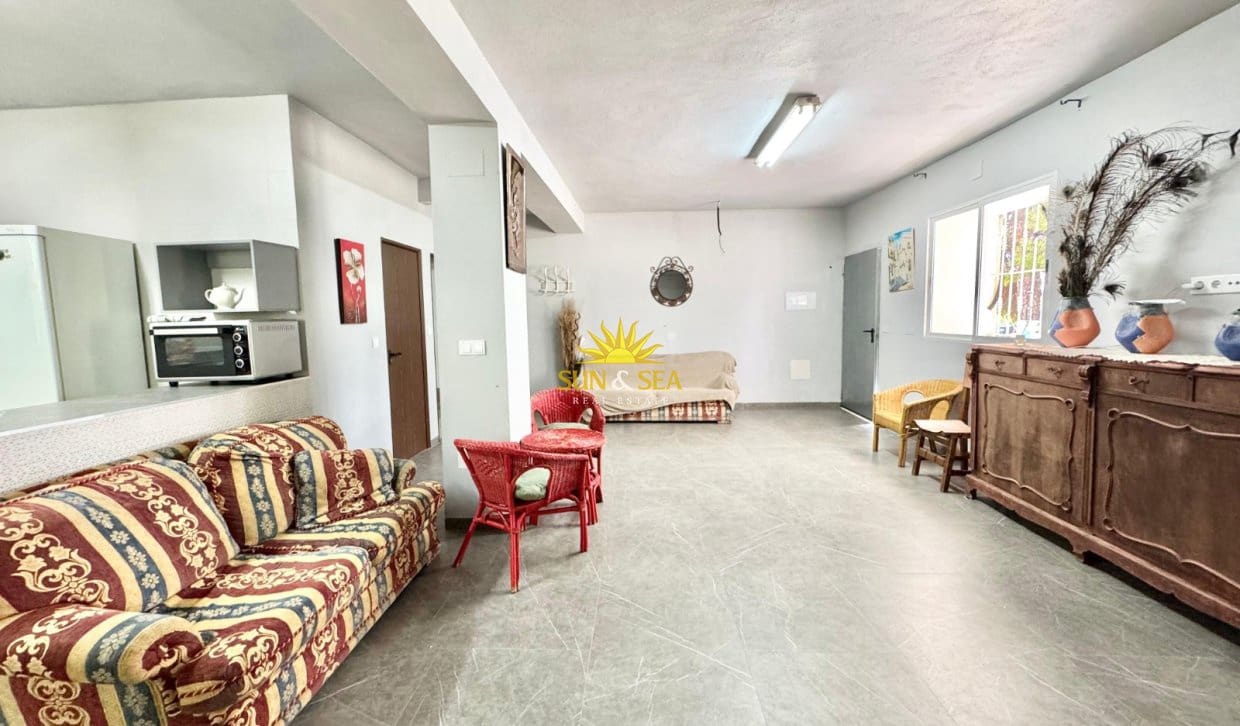 2 bedroom Townhouse for rent in Caravaca de la Cruz - € 600 (Ref: 9908956)