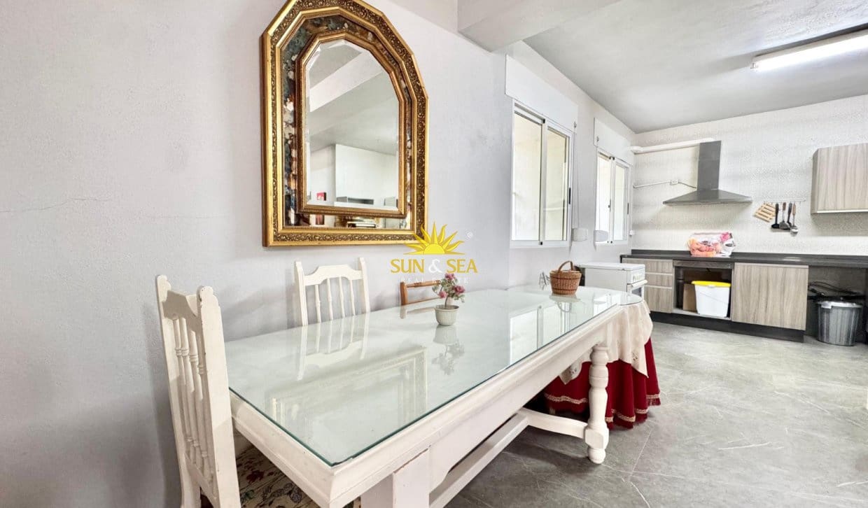2 bedroom Townhouse for rent in Caravaca de la Cruz - € 600 (Ref: 9908956)