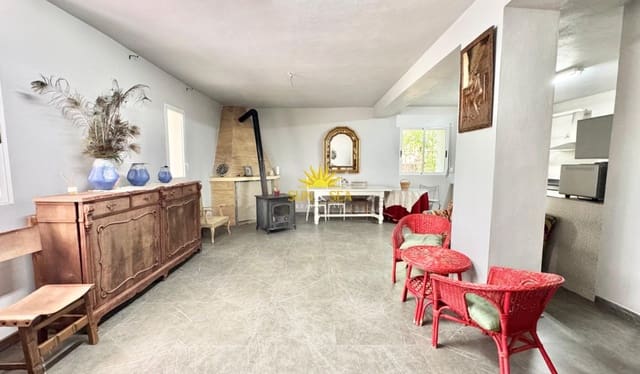 2 bedroom Townhouse for rent in Caravaca de la Cruz - € 600 (Ref: 9908956)