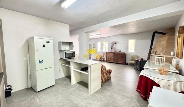 2 bedroom Townhouse for rent in Caravaca de la Cruz - € 600 (Ref: 9908956)
