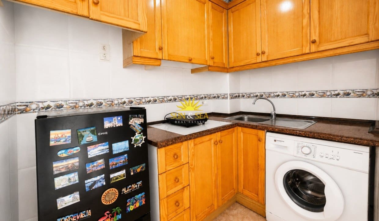 1 Zimmer Studio zu verkaufen in Torrevieja mit Pool - 104.900 € (Ref: 9909758)