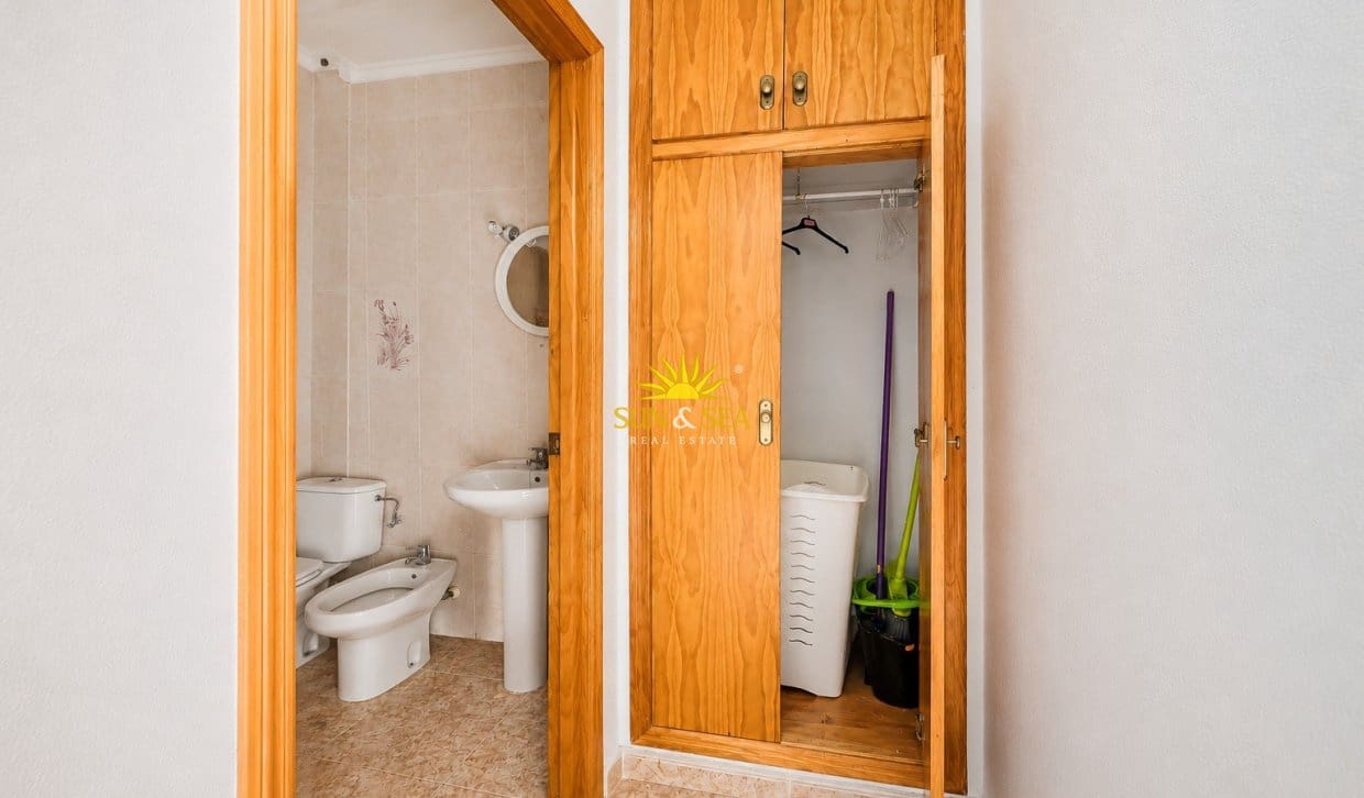 1 Zimmer Studio zu verkaufen in Torrevieja mit Pool - 104.900 € (Ref: 9909758)