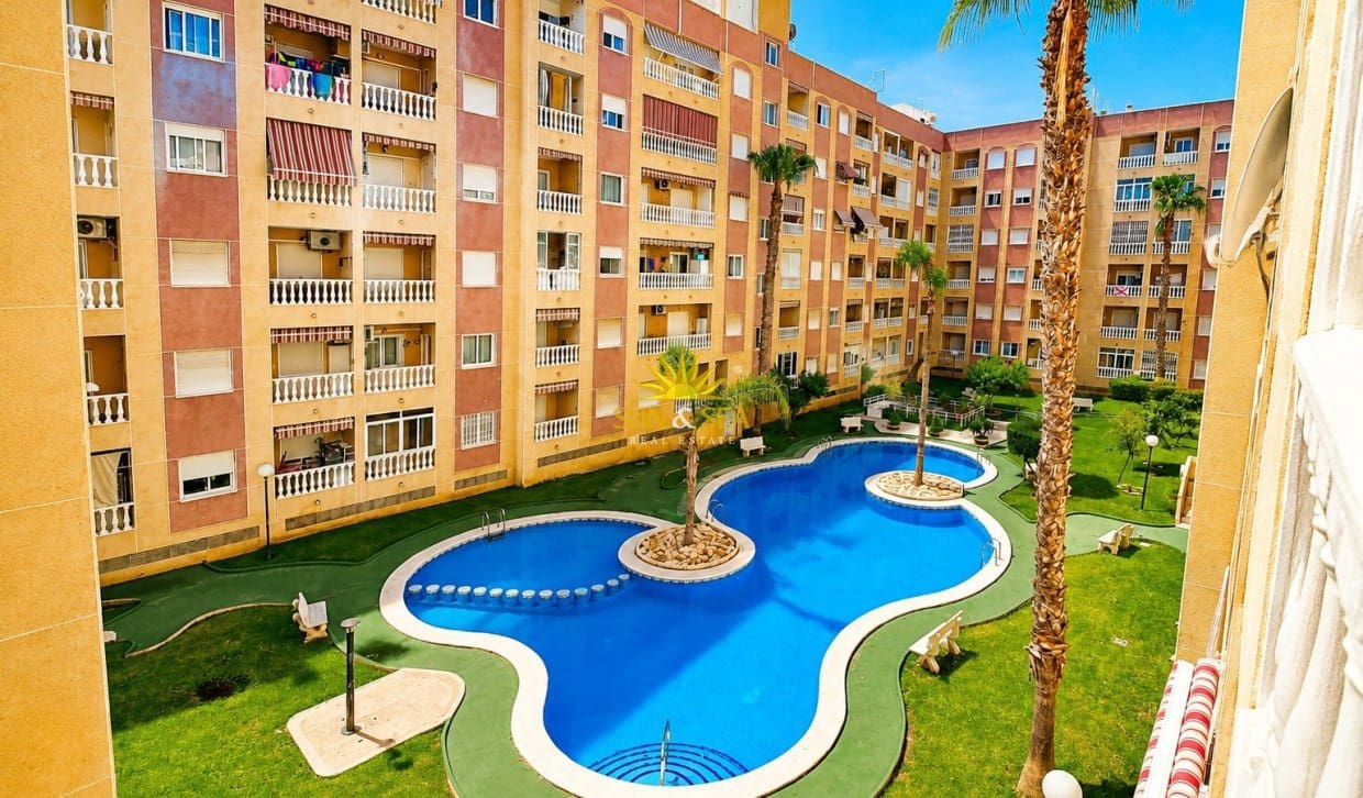 1 Zimmer Studio zu verkaufen in Torrevieja mit Pool - 104.900 € (Ref: 9909758)