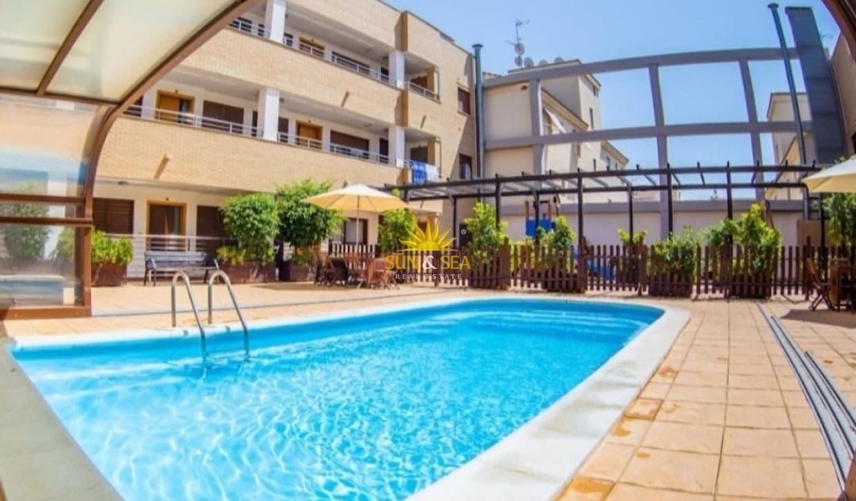 2 bedroom Apartment for rent in Los Cuarteros with pool garage - € 850 (Ref: 9909759)