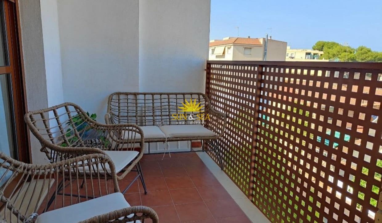 2 bedroom Apartment for rent in Los Cuarteros with pool garage - € 850 (Ref: 9909759)