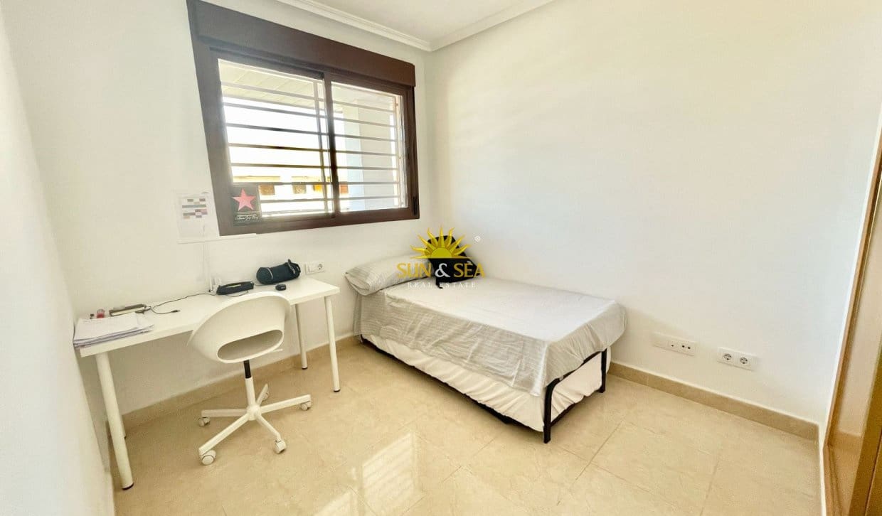 2 bedroom Apartment for rent in Los Cuarteros with pool garage - € 850 (Ref: 9909759)