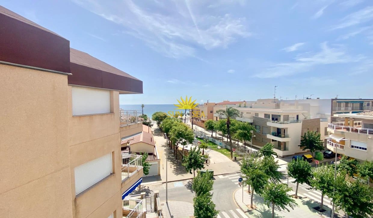 3 bedroom Apartment for sale in Torre de la Horadada - € 235,000 (Ref: 9909824)