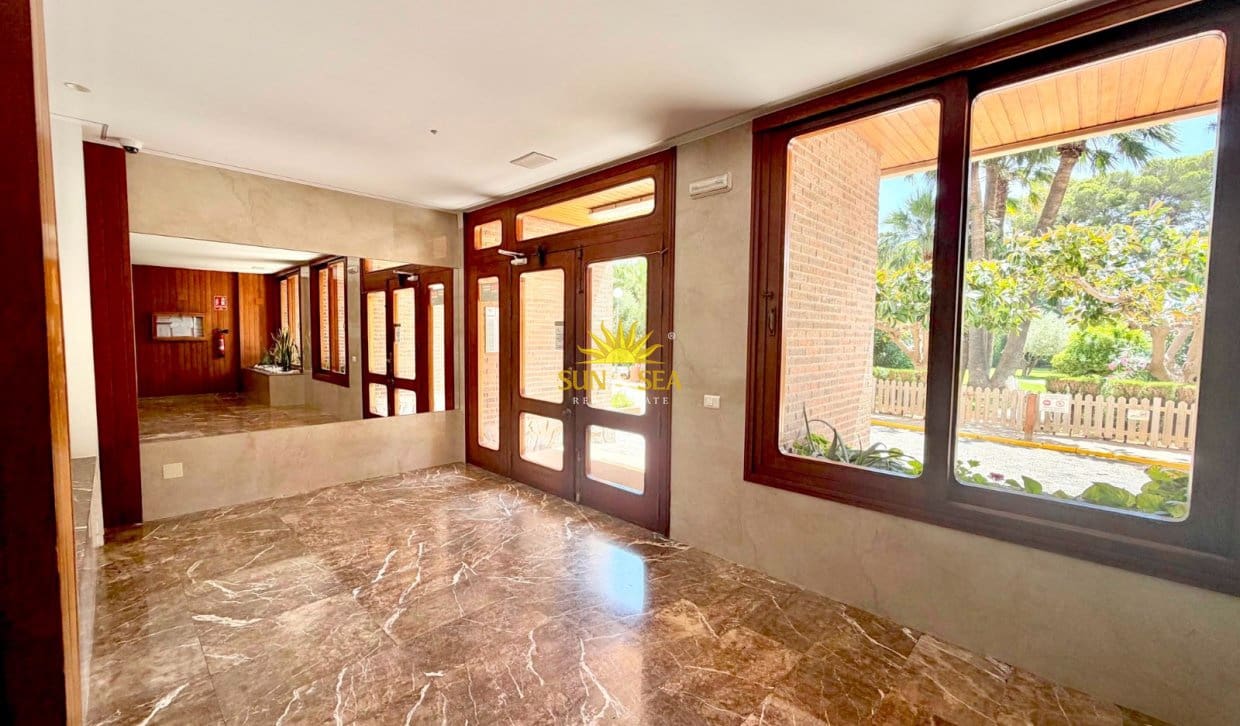 Apartamento de 2 habitaciones en Dehesa de Campoamor en venta - 500.000 € (Ref: 9911847)