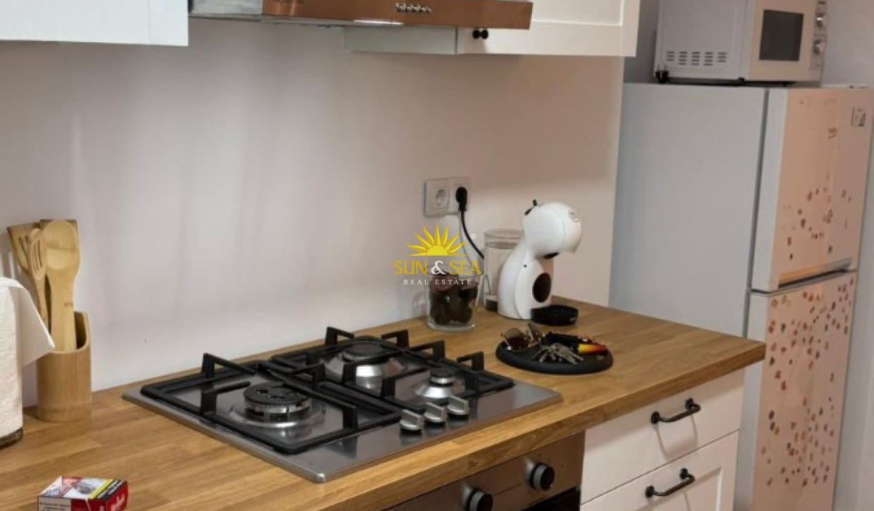 Apartamento de 1 habitación en Playa de San Juan en alquiler con piscina garaje - 1.700 € (Ref: 9914599)