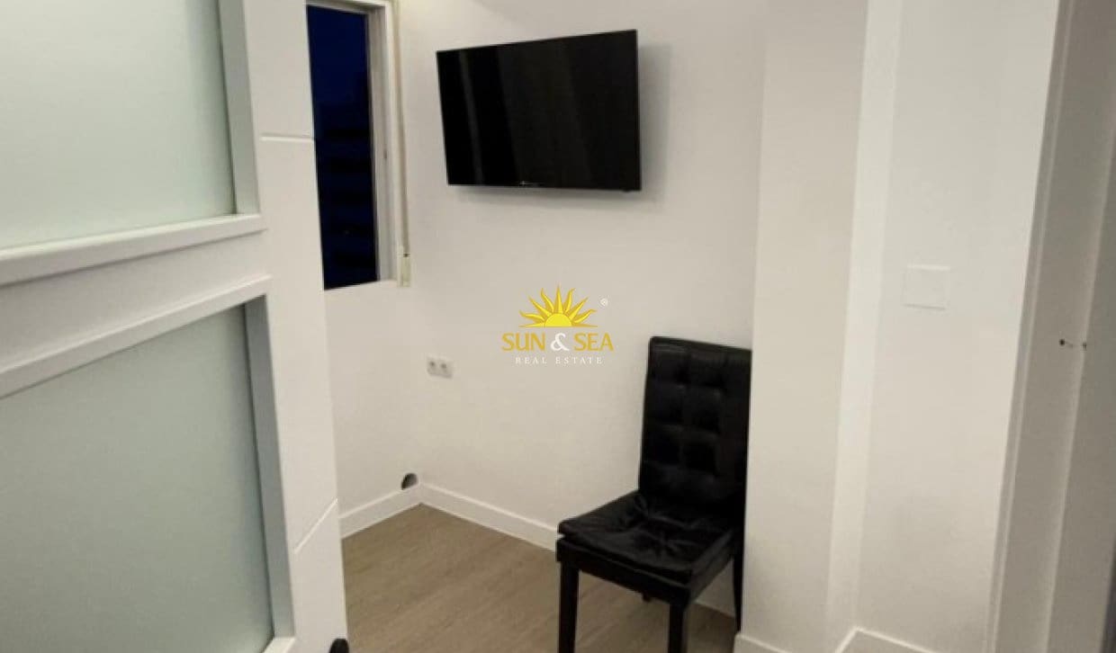 Apartamento de 1 habitación en Playa de San Juan en alquiler con piscina garaje - 1.700 € (Ref: 9914599)
