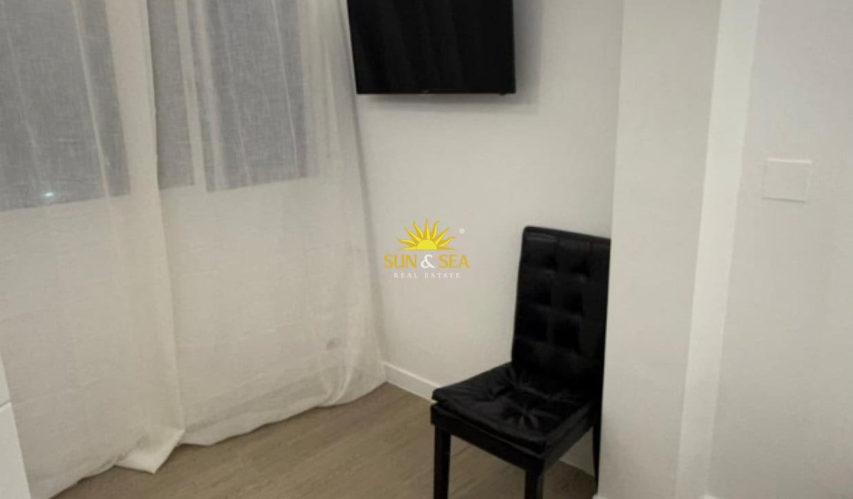 Apartamento de 1 habitación en Playa de San Juan en alquiler con piscina garaje - 1.700 € (Ref: 9914599)
