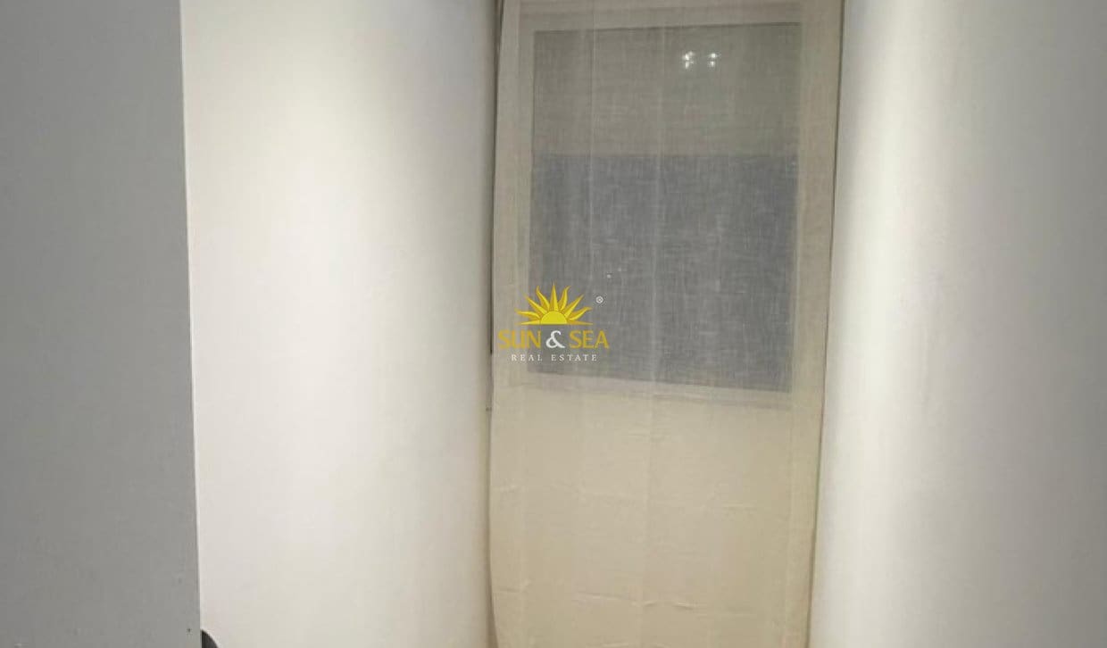 Apartamento de 1 habitación en Playa de San Juan en alquiler con piscina garaje - 1.700 € (Ref: 9914599)
