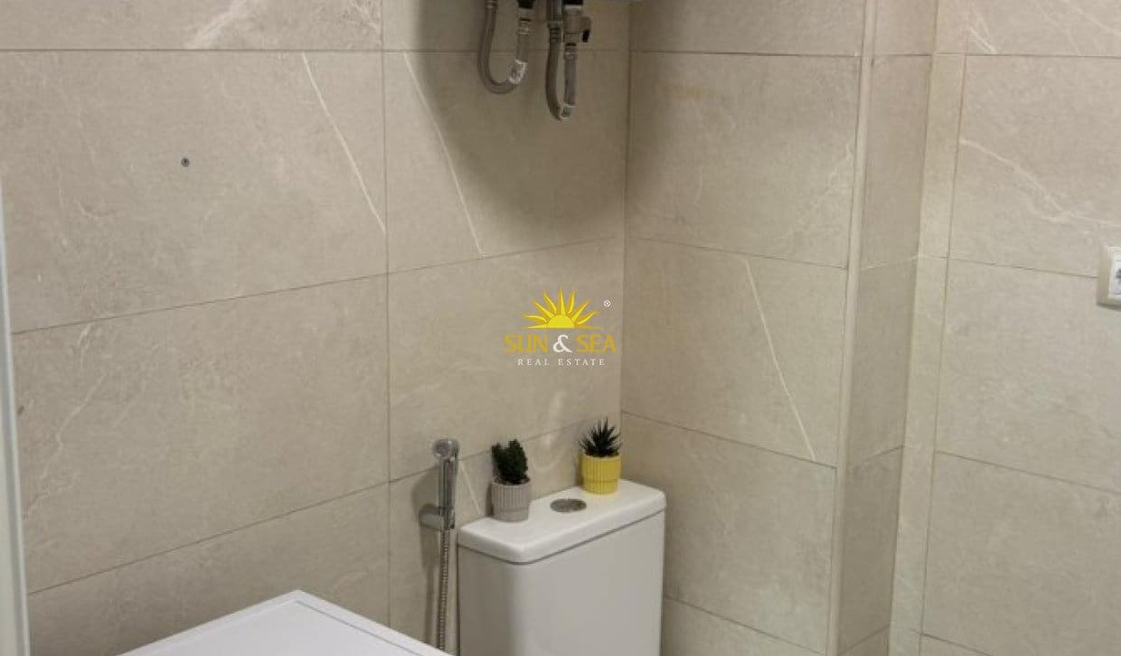 Apartamento de 1 habitación en Playa de San Juan en alquiler con piscina garaje - 1.700 € (Ref: 9914599)