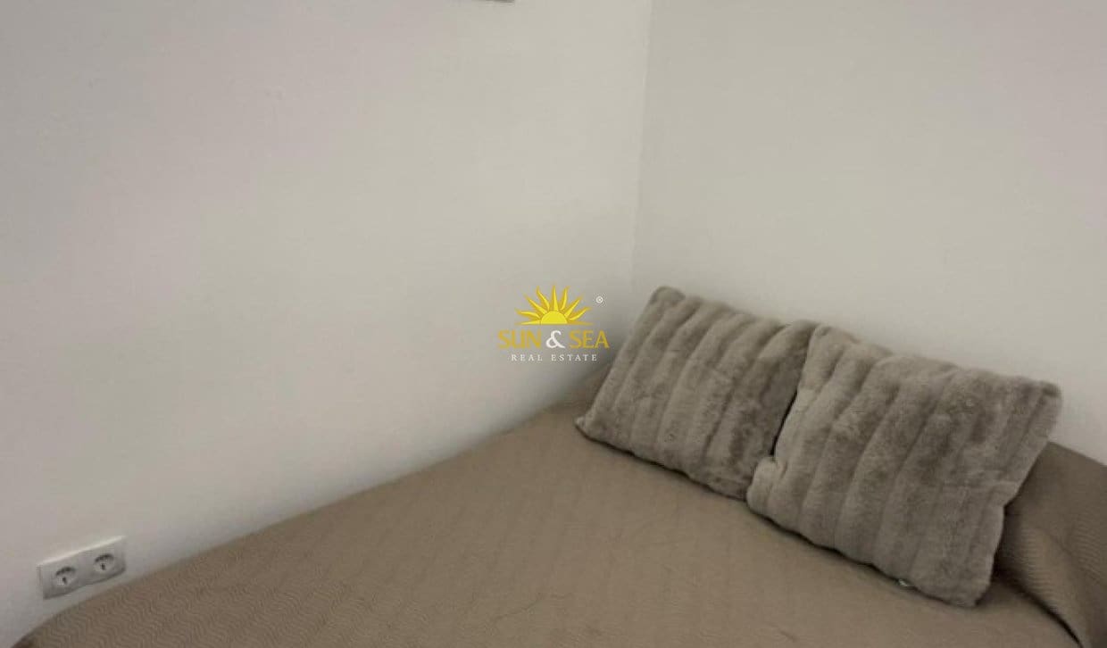 Apartamento de 1 habitación en Playa de San Juan en alquiler con piscina garaje - 1.700 € (Ref: 9914599)