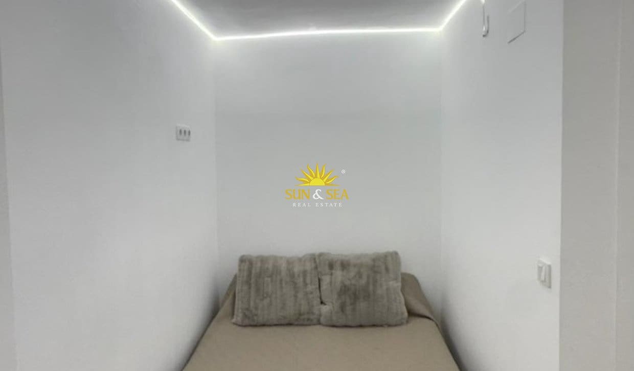 Apartamento de 1 habitación en Playa de San Juan en alquiler con piscina garaje - 1.700 € (Ref: 9914599)