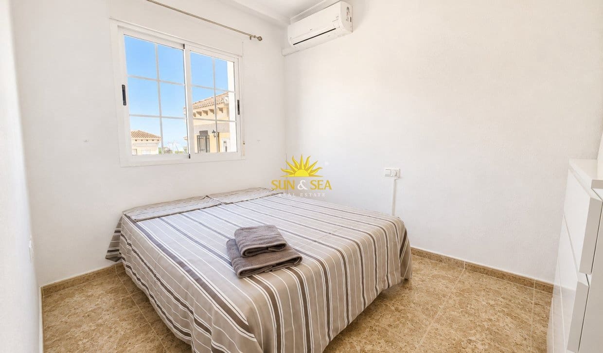 3 Zimmer Haus zu verkaufen in Villamartin mit Pool - 238.900 € (Ref: 9914601)