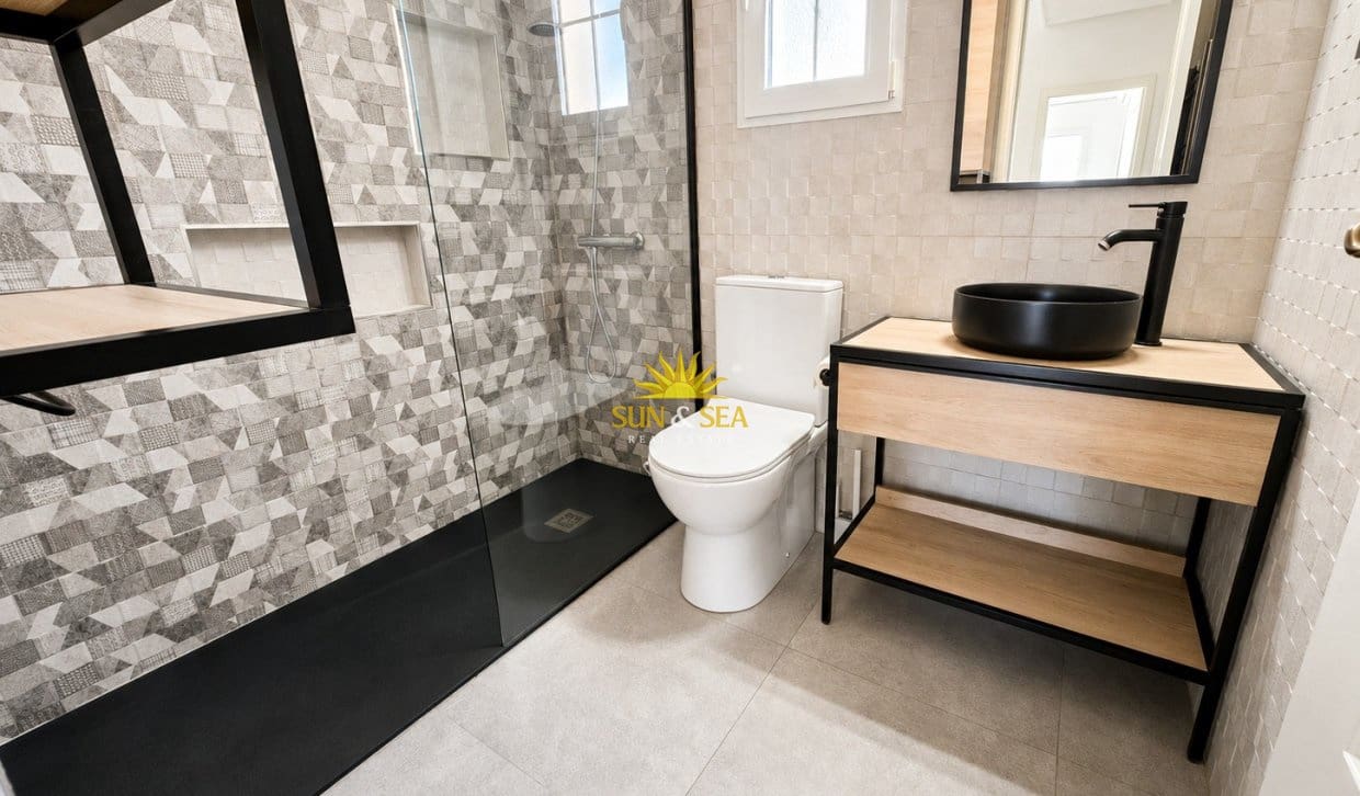 3 Zimmer Haus zu verkaufen in Villamartin mit Pool - 238.900 € (Ref: 9914601)