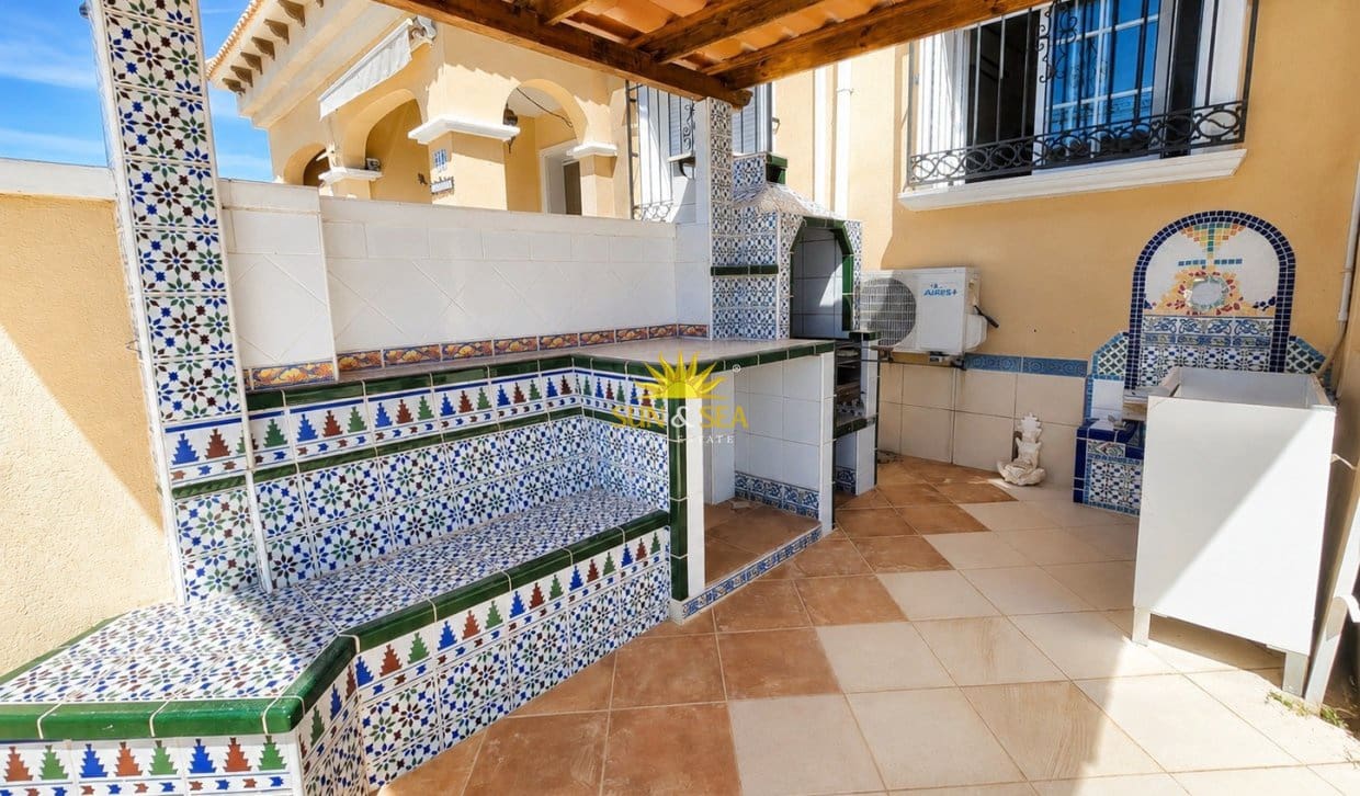 3 Zimmer Haus zu verkaufen in Villamartin mit Pool - 238.900 € (Ref: 9914601)