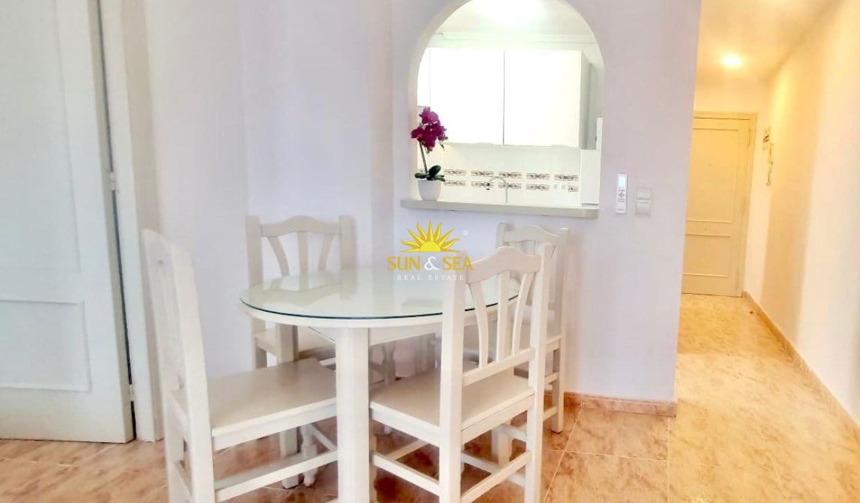 1 Zimmer Apartment zu verkaufen in Torrevieja mit Pool - 169.000 € (Ref: 9914842)