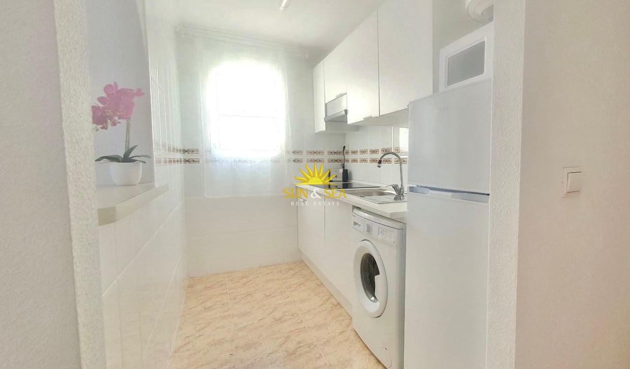 1 Zimmer Apartment zu verkaufen in Torrevieja mit Pool - 169.000 € (Ref: 9914842)