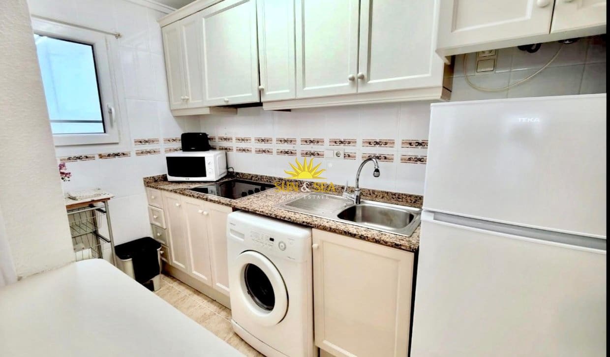 2 makuuhuone Huoneisto myytävänä paikassa Torrevieja mukana uima-altaan - 179 900 € (Ref: 9914843)