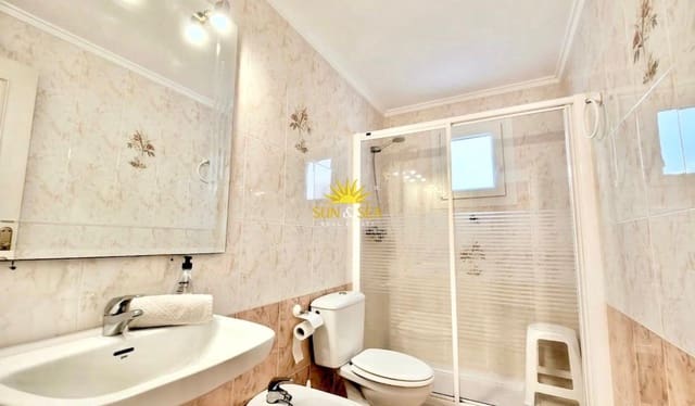 2 makuuhuone Huoneisto myytävänä paikassa Las Piscinas Naturales, Torrevieja - 179 900 € (Ref: 9914843)