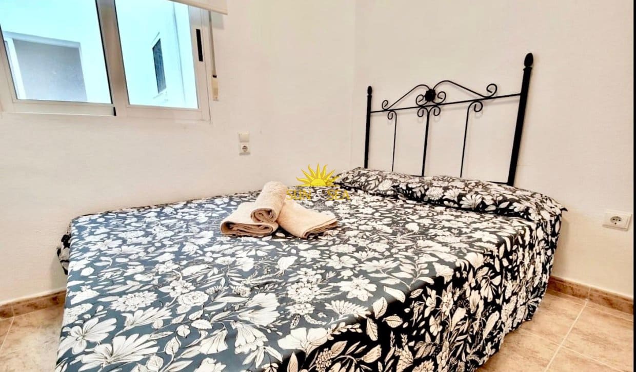 2 makuuhuone Huoneisto myytävänä paikassa Torrevieja mukana uima-altaan - 179 900 € (Ref: 9914843)