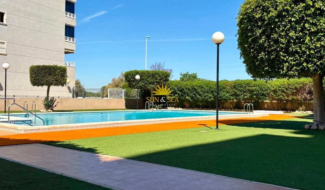 2 slaapkamer Appartement te koop in Guardamar del Segura - € 189.900 (Ref: 9915009)